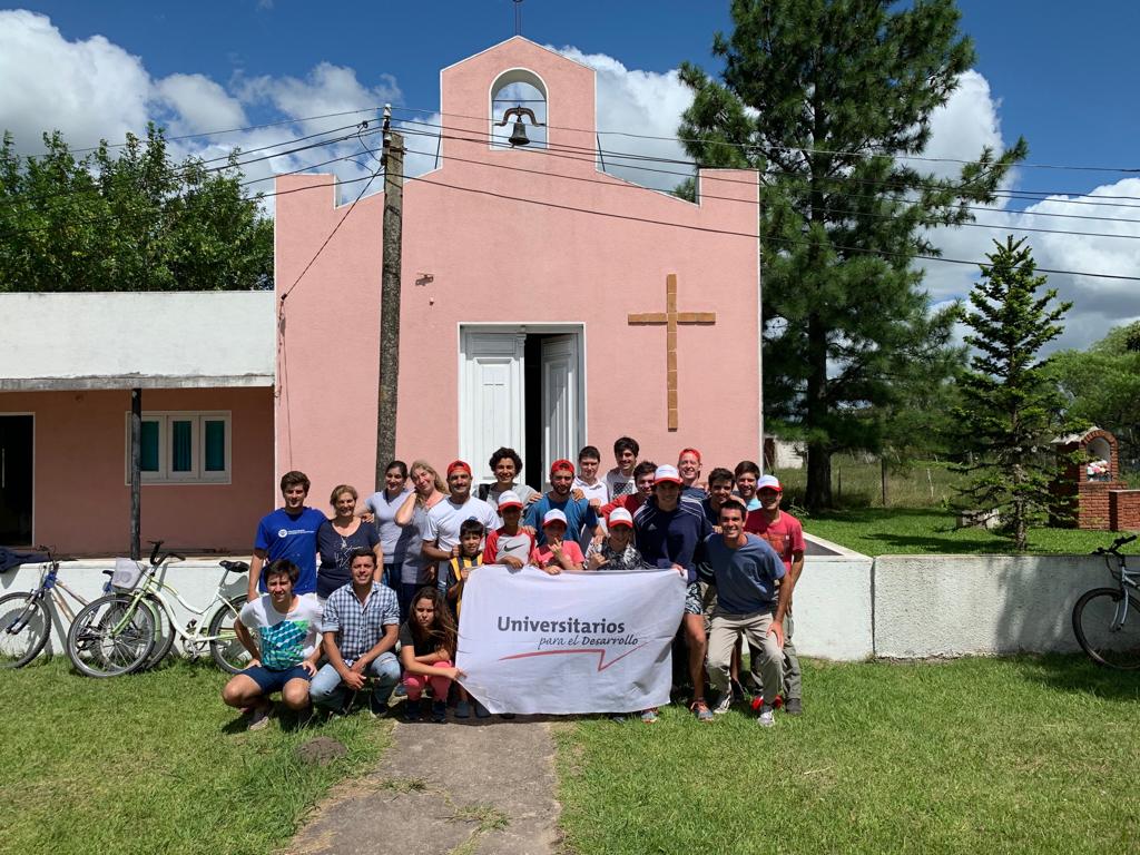 03.02.2019 Pirarajá recibió jóvenes voluntarios quienes hicieron distintas obras.