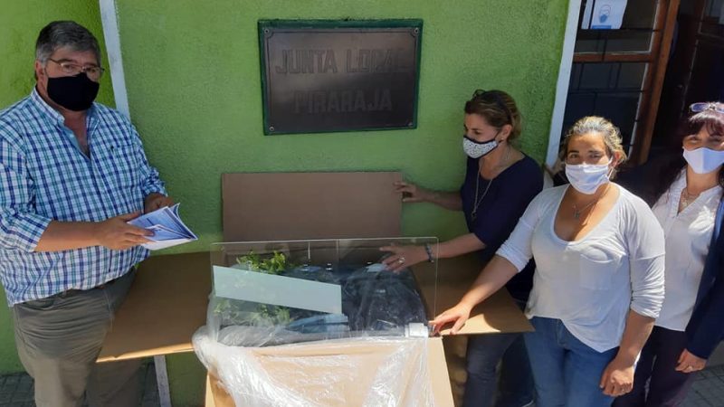 24.11.2020 Intendencia entregó cocina y garrafa en Pirarajá en el marco del Programa «Inversión Productiva»