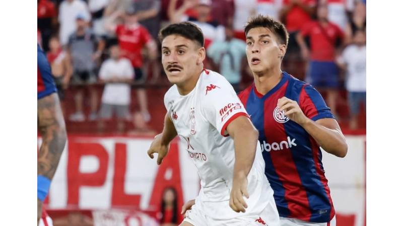 07.03.2023  Huracán y San Lorenzo empataron 1-1 con el gol del uruguayo Matías Cóccaro