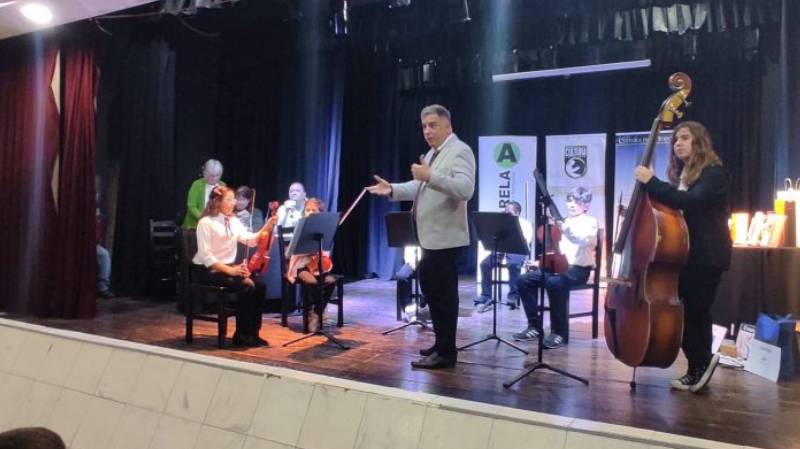 02.06.2023 El cuento «La Tararira más Grande» de alumnos de la escuela Nº 9 ganaron el concurso por Librería Acuarela