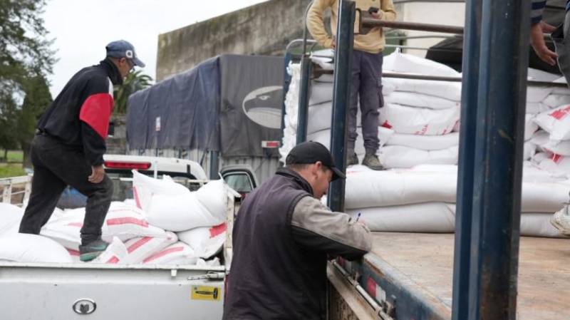 16.07.2023 Emergencia climática: Más de 2000 pequeños productores reciben 10.000 toneladas de ración como apoyo