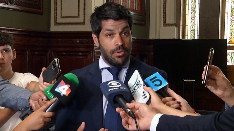 Ojeda dijo que decisión de EE.UU. sobre visas es un "perjuicio claro" de la política exterior del gobierno; Caggiani le respondió