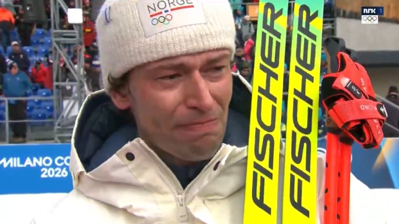 Con lágrimas en los ojos, confesó una infidelidad en vivo tras ganar una medalla: mirá el insólito momento en los JJOO de Invierno del noruego Sturla Holm Laegreid