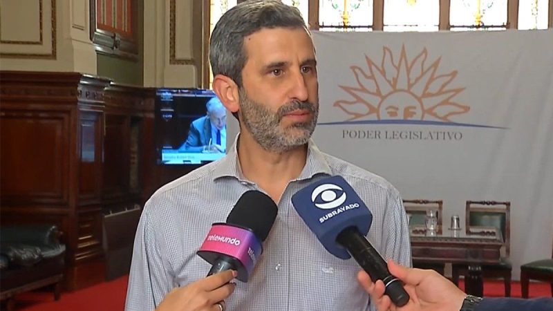 "Me está pareciendo un poco infantil", dijo Caggiani sobre postura de la oposición respecto a la fiscal de Corte