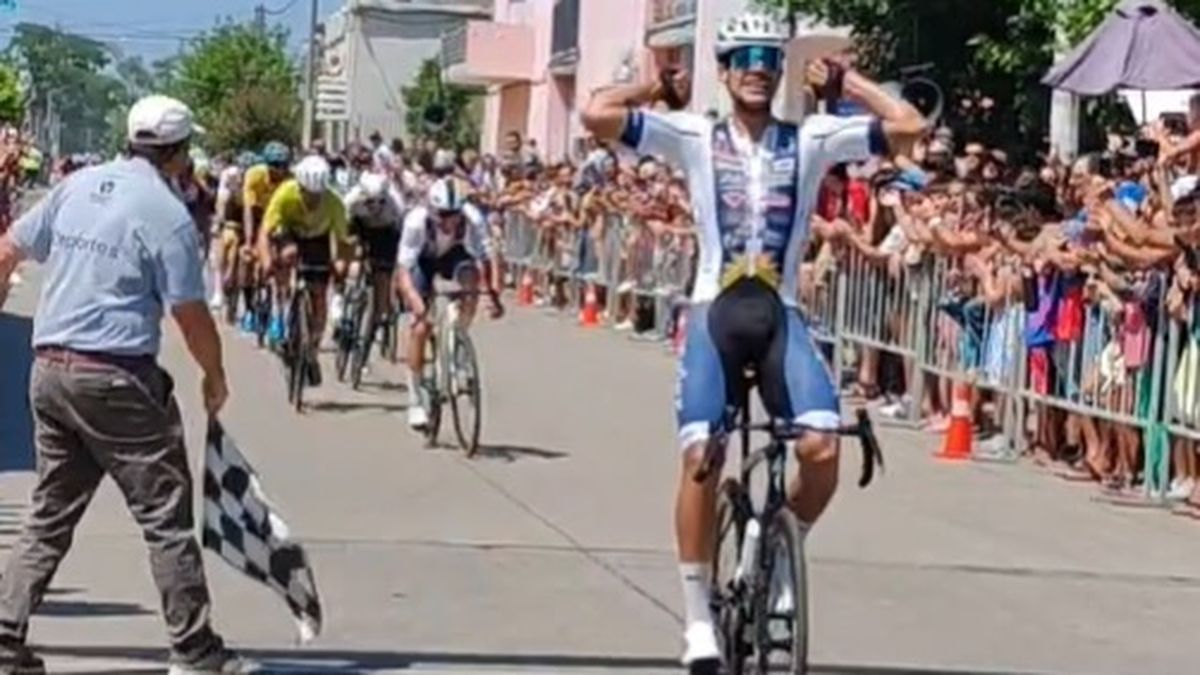 Vuelta Ciclista del Uruguay: Matías Presa ganó la cuarta etapa este domingo y un argentino es el nuevo malla oro