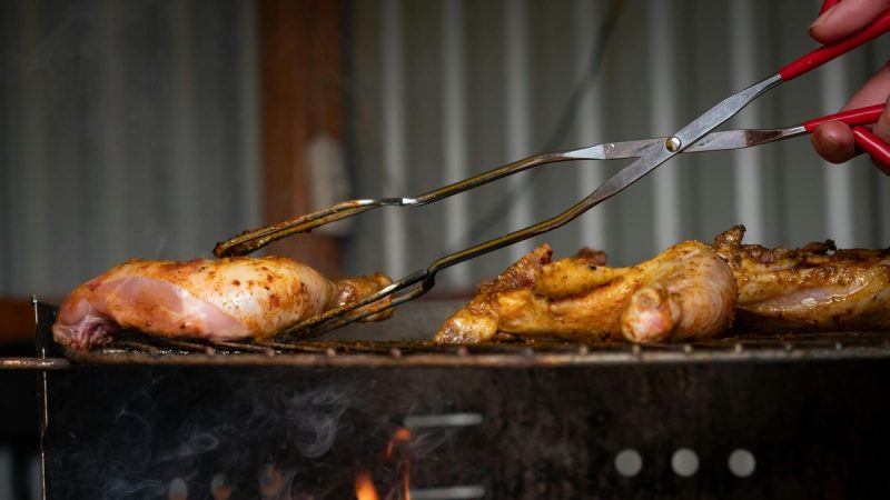 Consumo de Pollo Seguro en Uruguay Pese a Gripe Aviar: Ventas Estables en Carnicerías