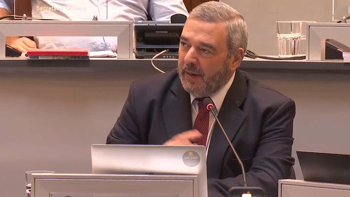 El Intendente Bergara presentó proyecto de movilidad ante la Junta, con cuestionamientos de la oposición por la elección del BRT «sin informes»